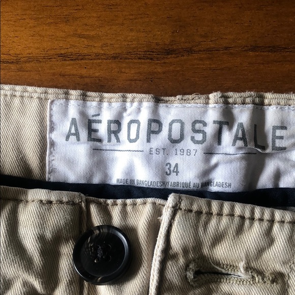 Khaki shorts - Picture 2 of 3